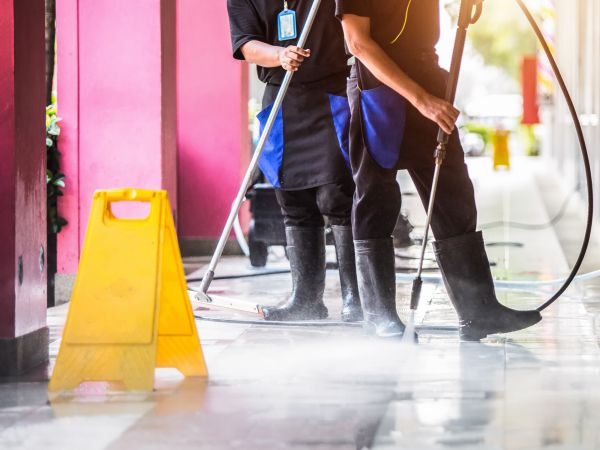 Store Powerwashing